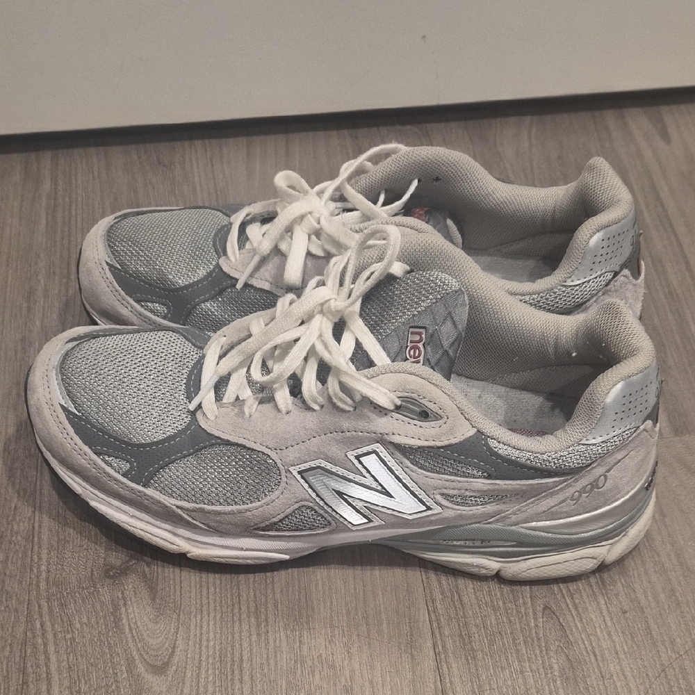 New Balance 990v3